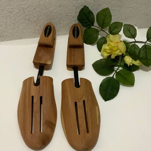 Genuine Allen Edmonds Cedar-Spring Loaded Vented Size XL Men's Shoe Tre… - Picture 1 of 6